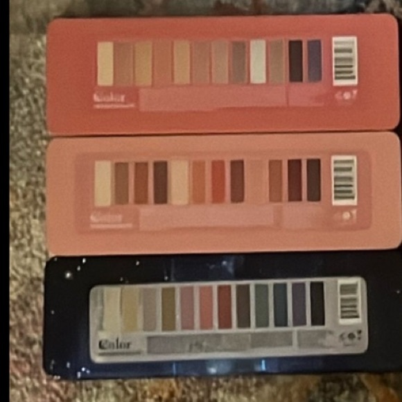 Pristine condition! 3 eye shadow pallets basically brand new!! - Picture 3 of 3